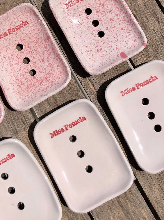 Jabonera artesanal de cerámica