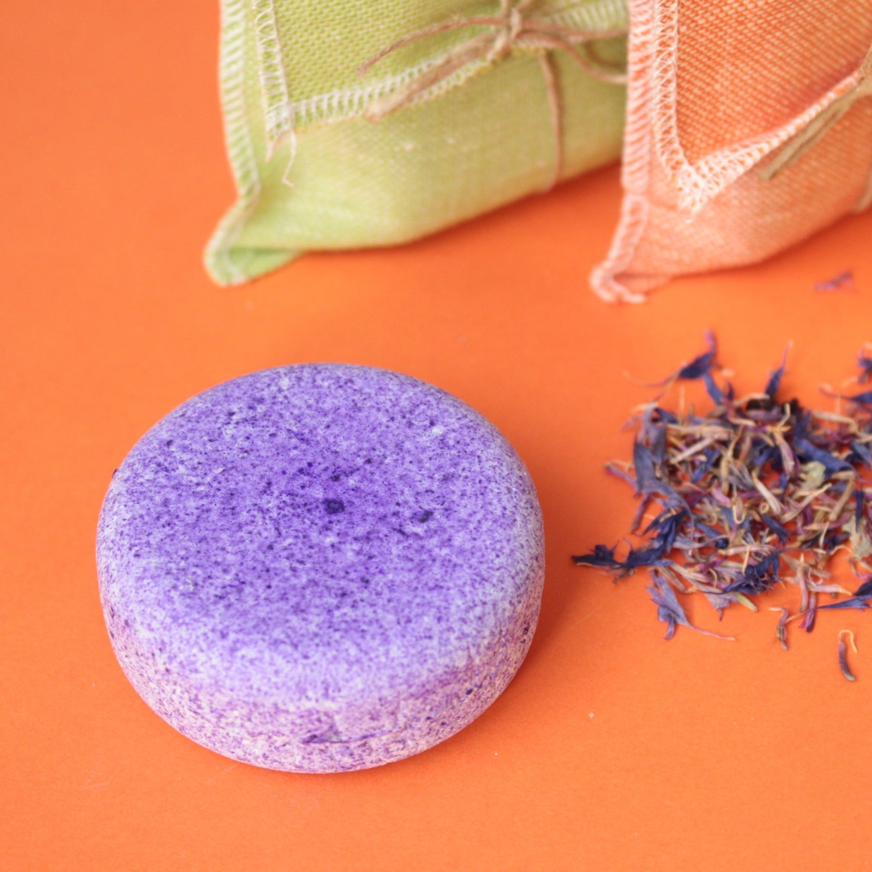 Champú para cabellos decolorados y/o canas